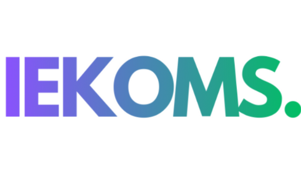 Colorful text 'IEKOMS.' on a white background